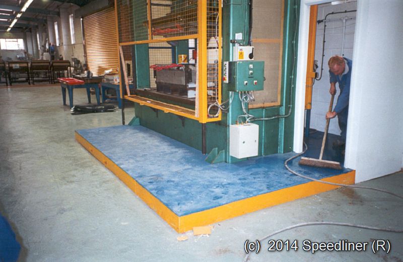  Molding Machine Anti-Slip Platform